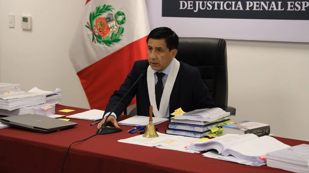 Juez ordena capturar a hermano de presidenta de Perú acusado de corrupcion